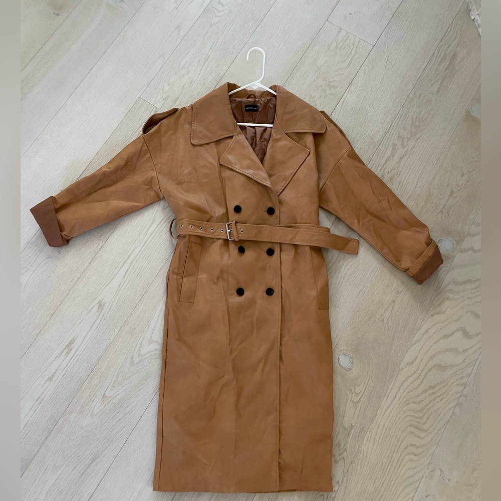PRETTY LITTLE THING - Camel Faux Leather Drop Arm Midi Trench, Size 6